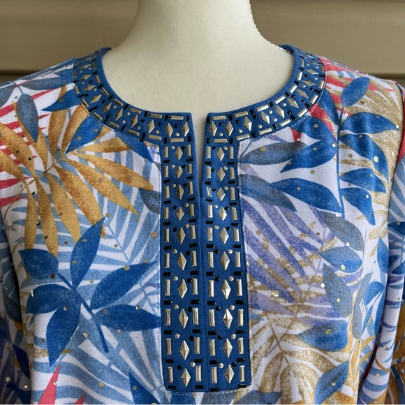 •Cathy Daniels Petites • Embellished Tunic Top - Size Medium - Picture 3 of 7